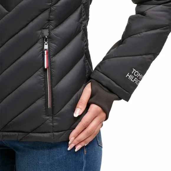 *~* Tommy Hilfiger Black Quilted Jacket ~ Medium Puffer Coat  FALL - Picture 6 of 11